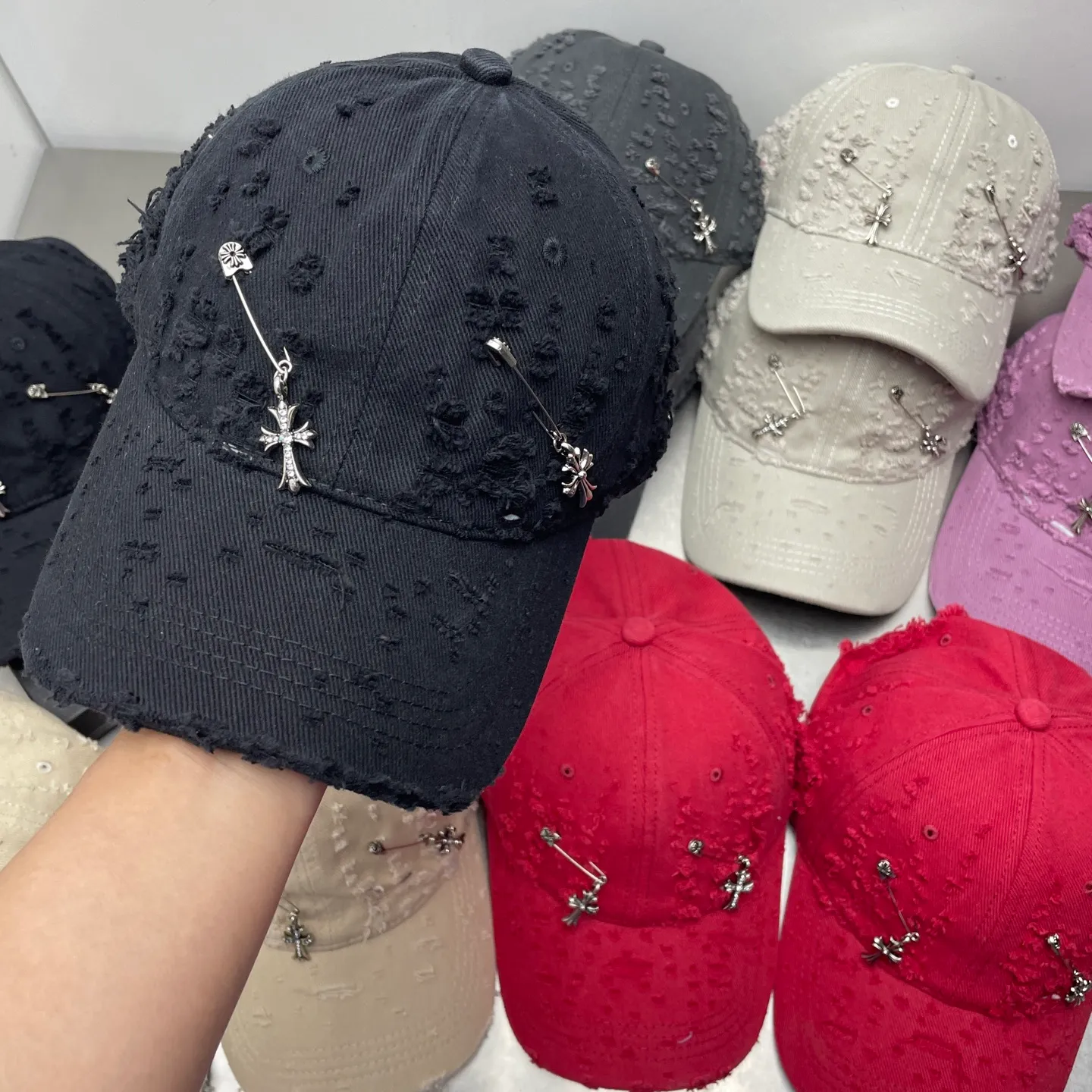 Crowe heart hole baseball cap